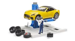 BWorld Roadster w/ Car Lift & Mechanic Figure