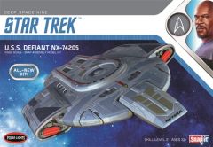 Star Trek USS Defiant 1/1000