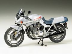 Suzuki GSX1100S 1/12