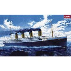 The White Star Line Titanic 1/400