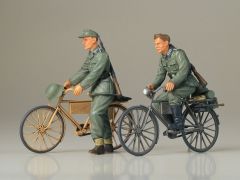 German Soldiers w/Bicycle 1/35